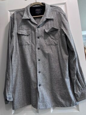 Pendleton Gray Button-Up Lightweight Wool Shirt